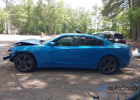 2015 Dodge Charger Sxt z USA, uszkodzony, nr VIN 2C3CDXHG4FH741899